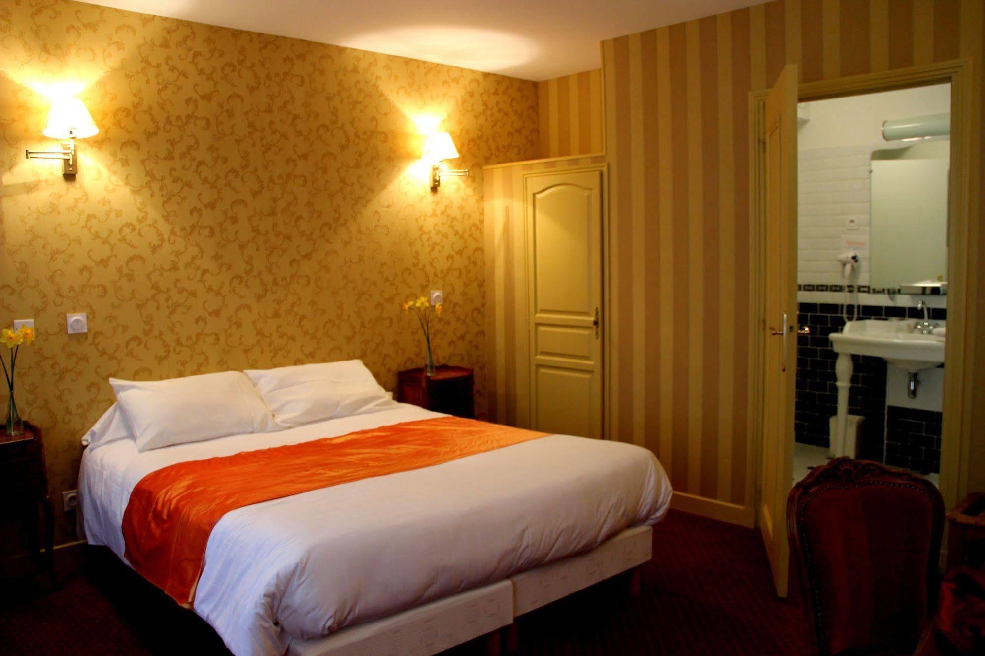 Hotel Rabelais Tours Exterior photo